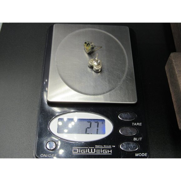 Sterling Silver Tarnished Flowers In Resin Stud Earrings Vintage Wedding - Picture 6 of 6